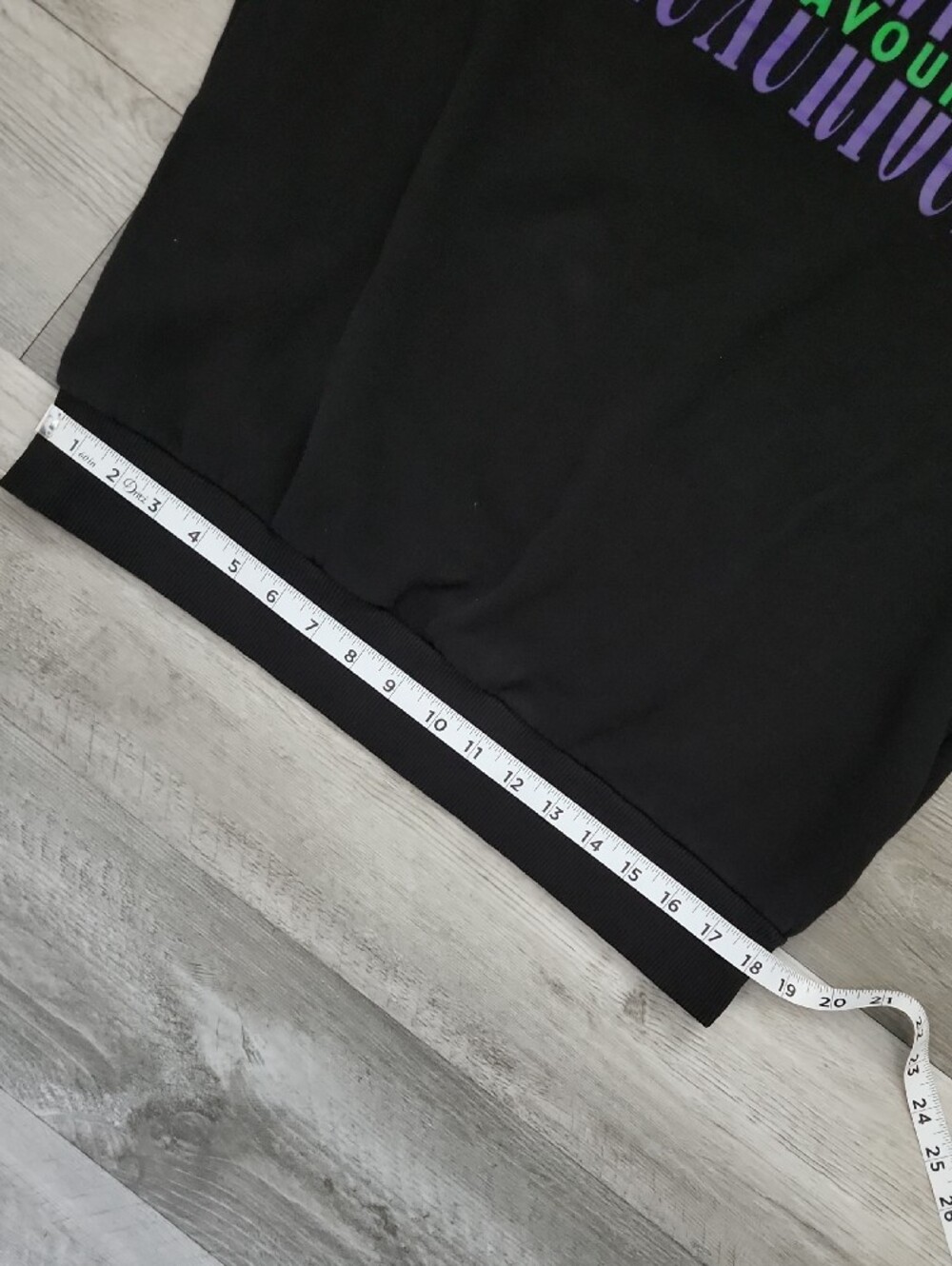 H&M Divided Black Crewneck Sweater with Purple & Green Luxurious Flavour Size M - Picture 7 of 8
